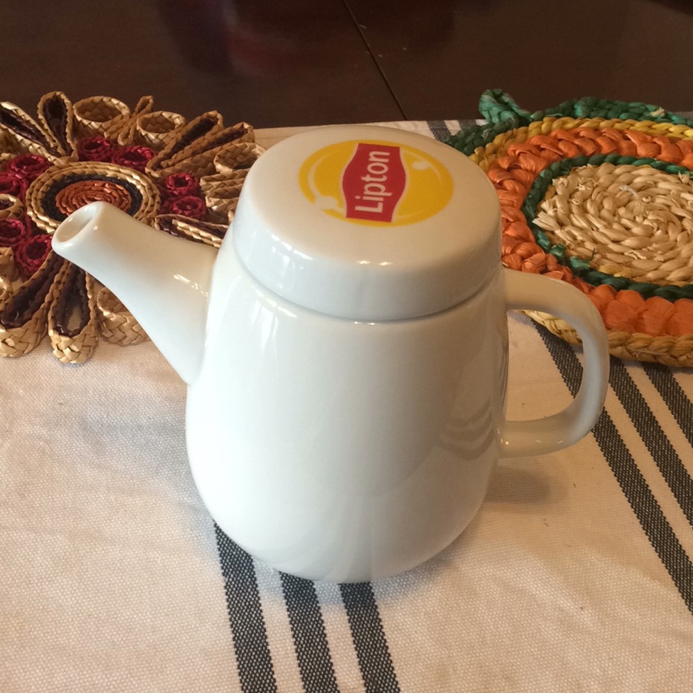 Lipton teapot